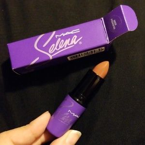 NWT Selena MAC lipstick in Amor Prohibido pink